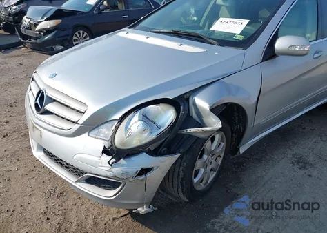2007 Mercedes-Benz R 350 4Matic z USA, uszkodzony, nr VIN 4JGCB65EX7A055912